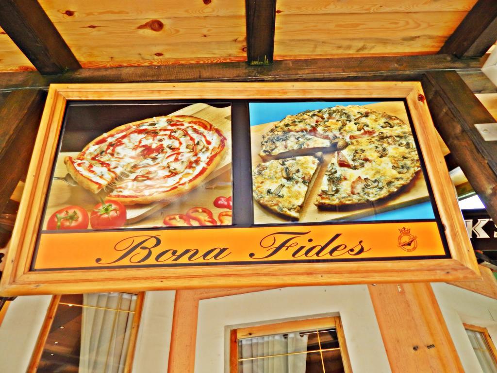 Caffe Pizzeria I Apartmani Bona Fides Nm Nova Varoš 外观 照片